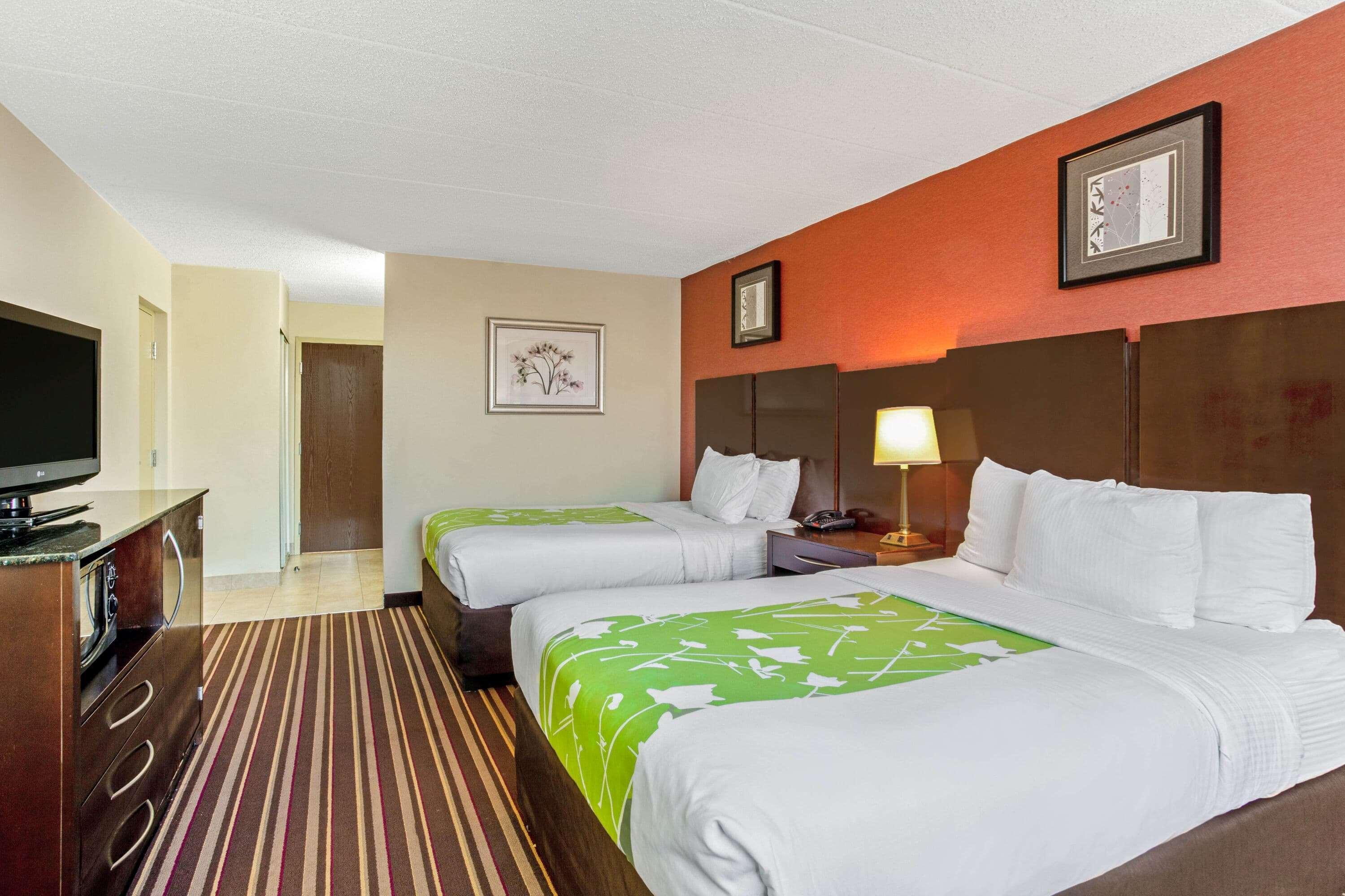 Hotel La Quinta By Wyndham Salisbury Extérieur photo