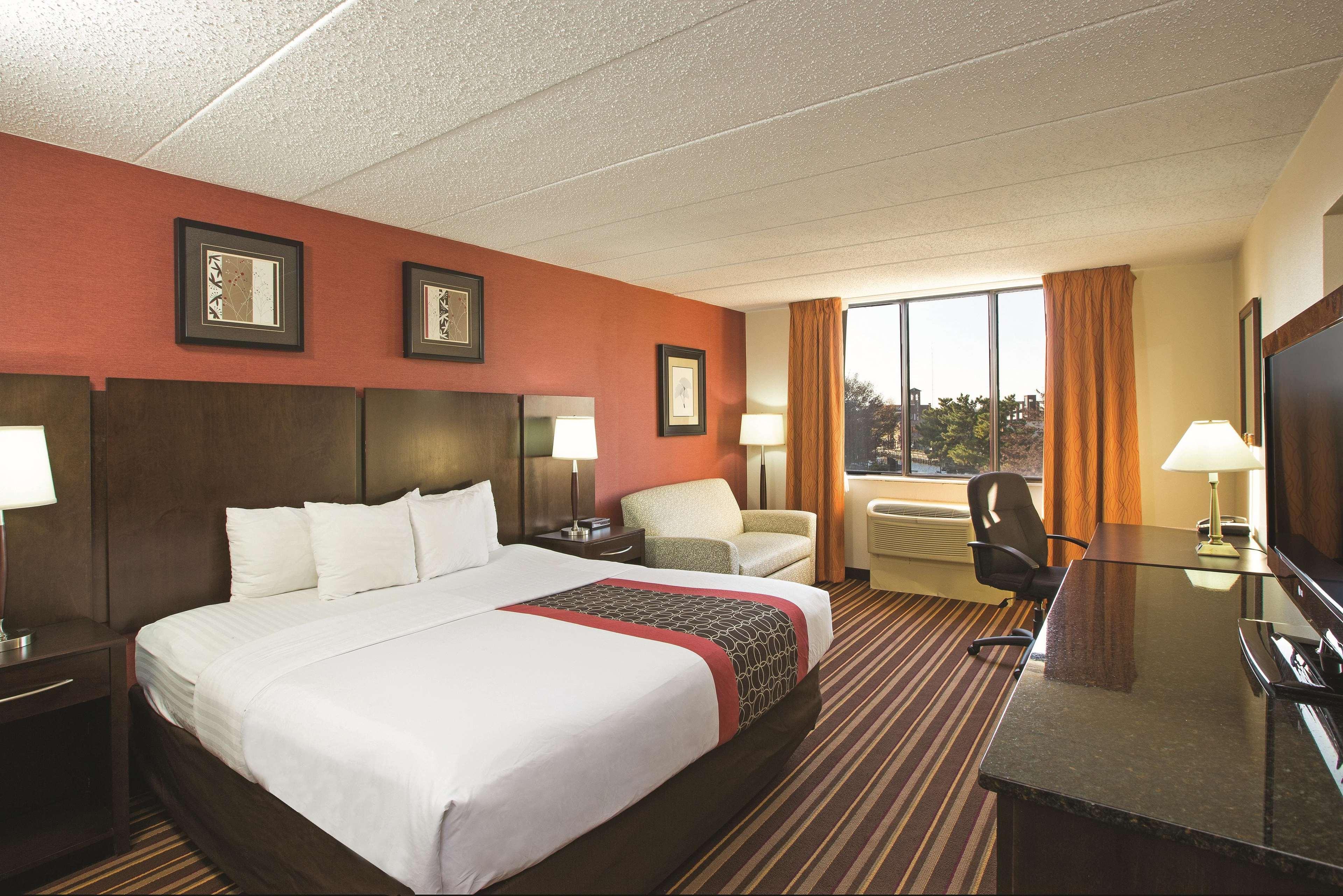 Hotel La Quinta By Wyndham Salisbury Extérieur photo