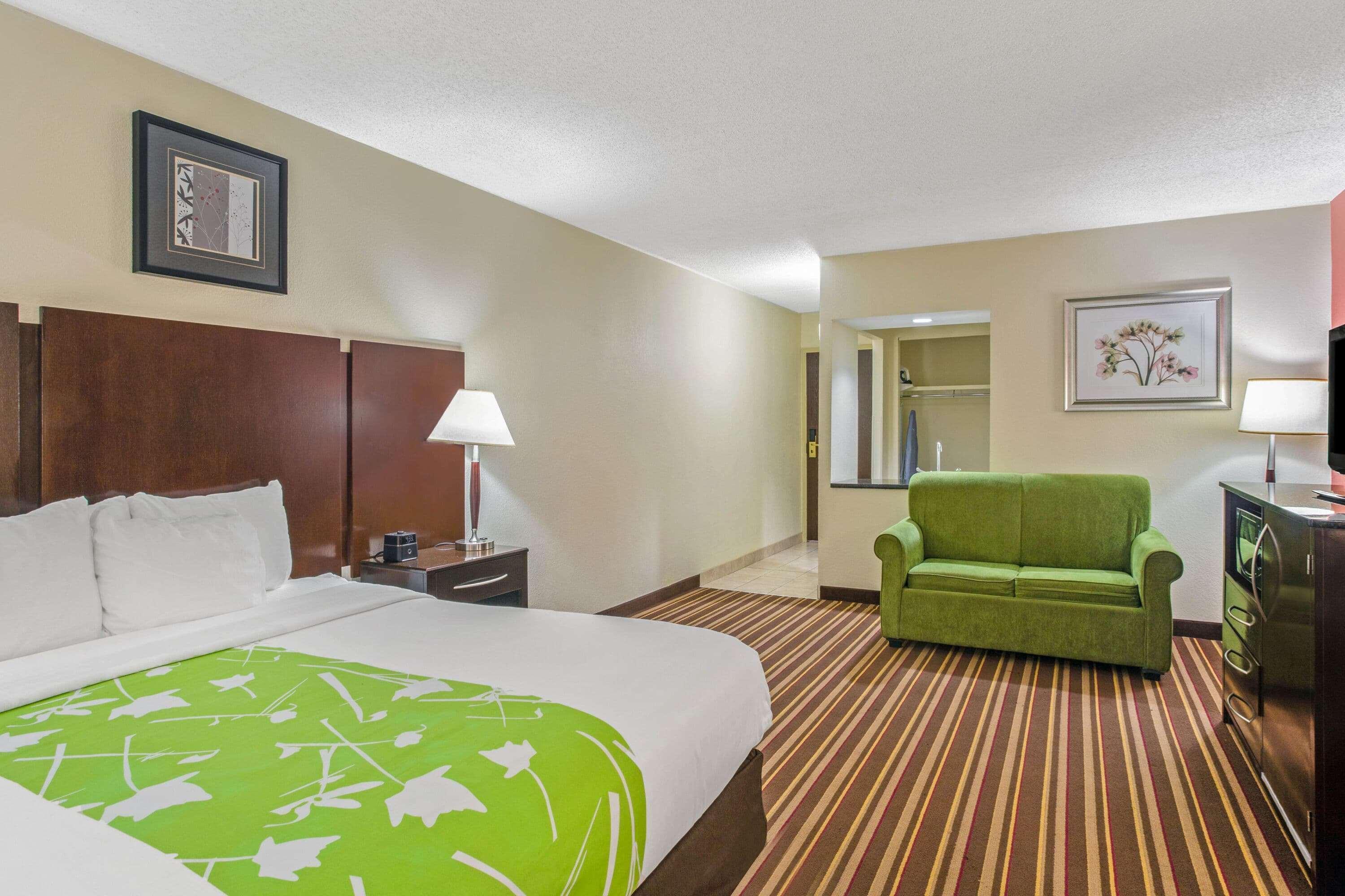 Hotel La Quinta By Wyndham Salisbury Extérieur photo