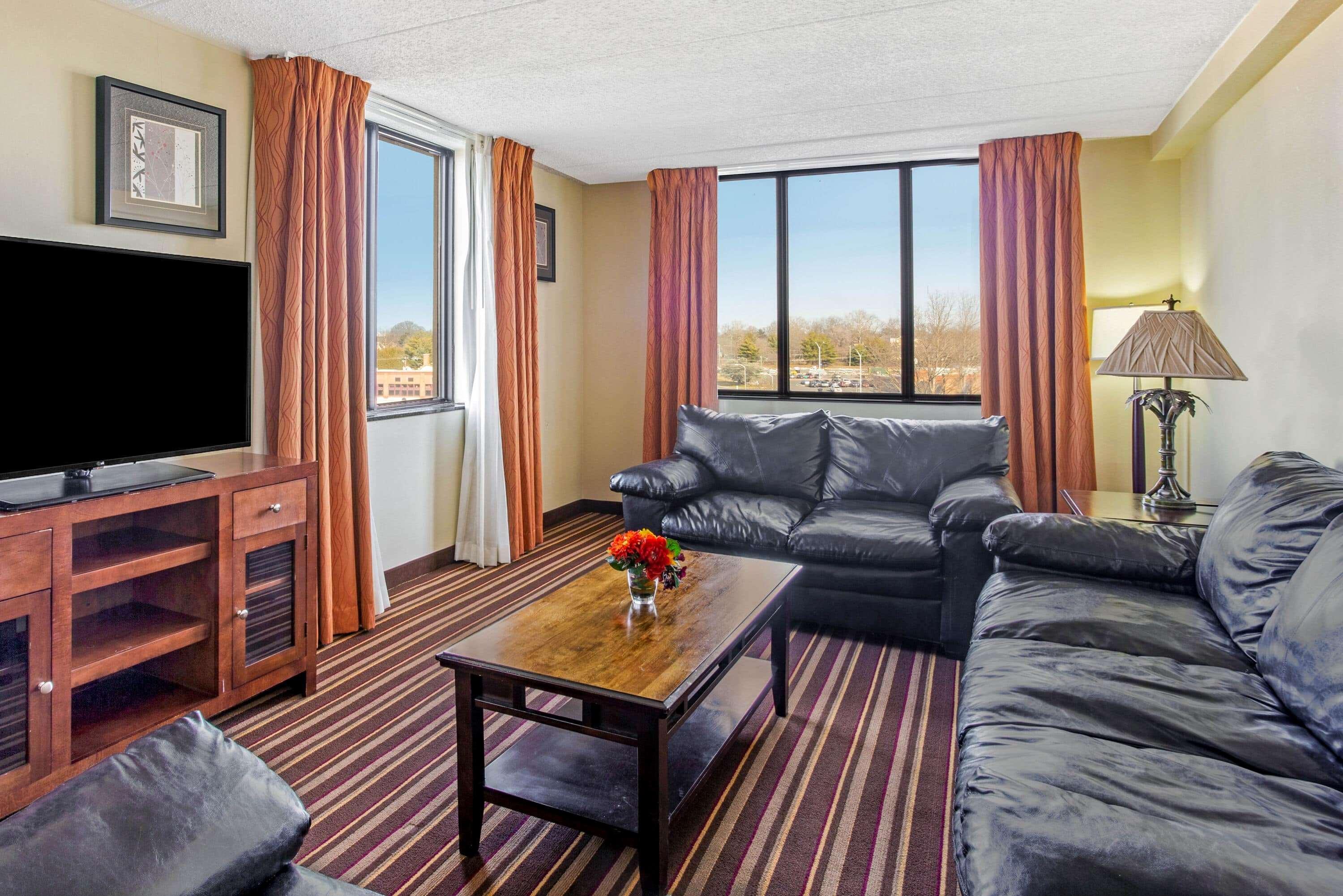 Hotel La Quinta By Wyndham Salisbury Extérieur photo